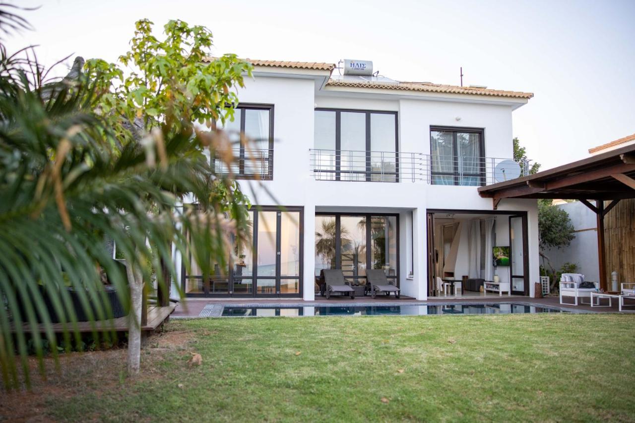 Balinese Vila Agia Napa Exterior foto